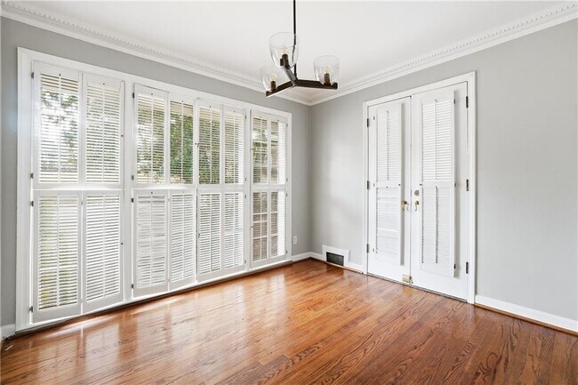 Building Photo - 1846 Fernwood Rd NW