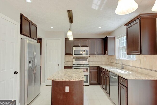Building Photo - 1795 Stoneoak Cir