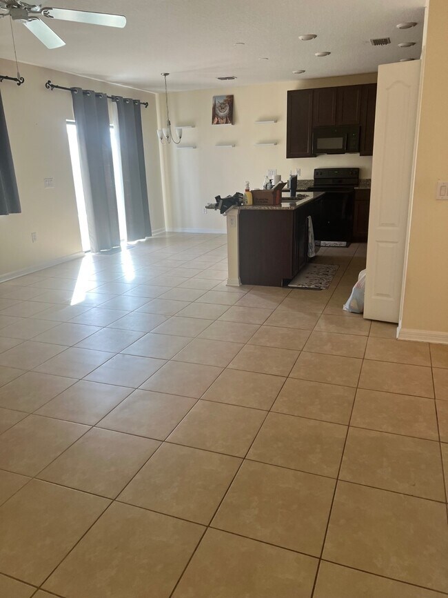 Building Photo - 3826 Wayfarer Wy