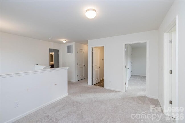 Building Photo - 824 Yorkshire Dr