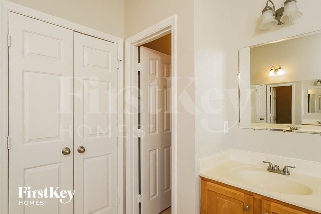 Building Photo - 3665 Oak Chase Dr