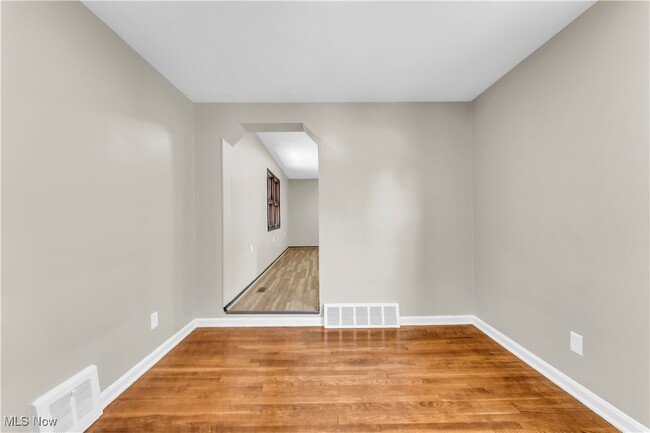 Building Photo - 27681 Lakeshore Blvd