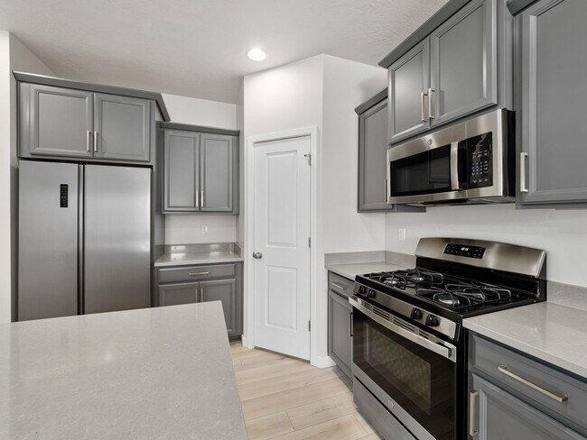 Building Photo - Wau-15083 S Reins Way Bluffdale, UT 84065