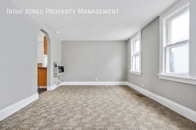 Building Photo - 175 Freund St
