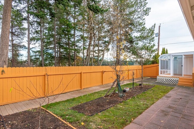 Building Photo - 3 Bedroom 2 Bathroom Home Near Fort Nugent Park!