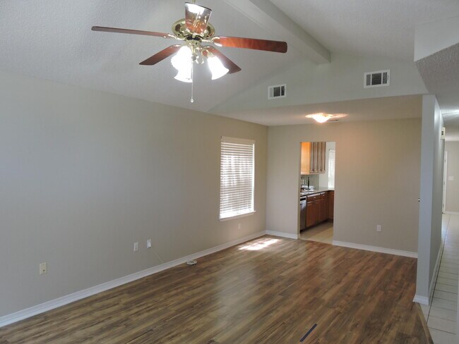 Building Photo - 2800 Wilson Ln