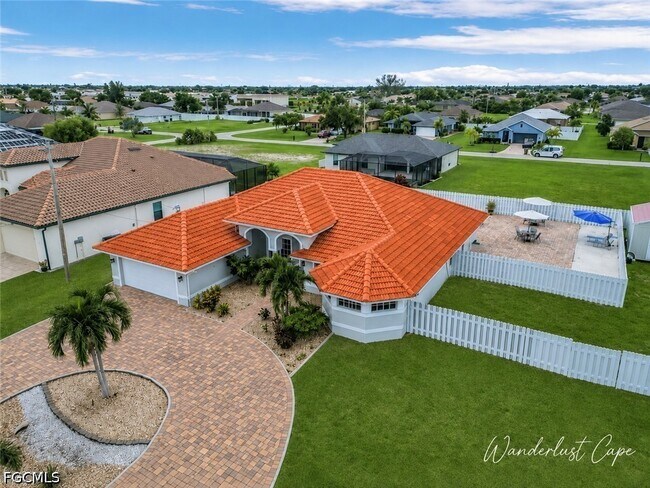 Building Photo - 4413 SW 10th Ave