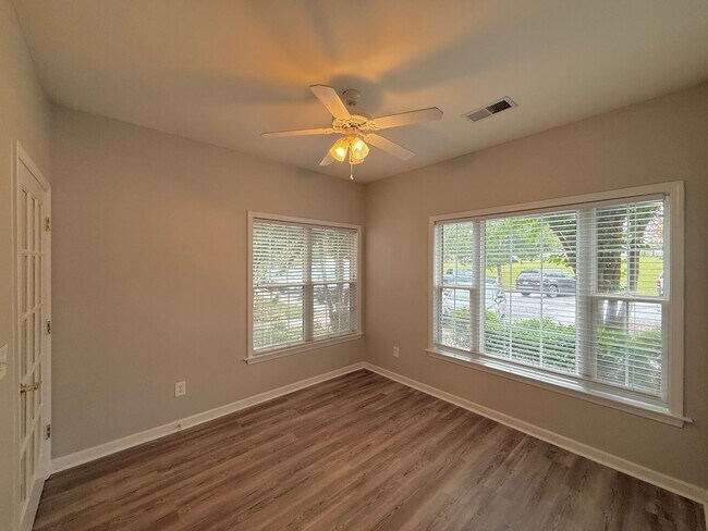 Building Photo - 6941 Hanesbrook Cir
