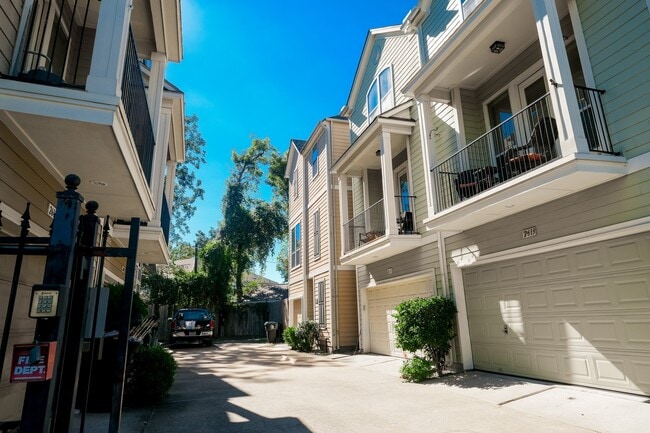 Building Photo - 2609 Link Rd