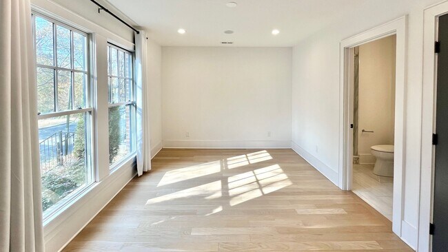 Building Photo - 610 West Blvd