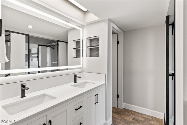 Building Photo - 25804 Cockleshell Dr