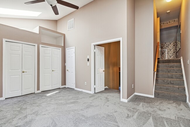 Building Photo - 52 Silver Moon Dr