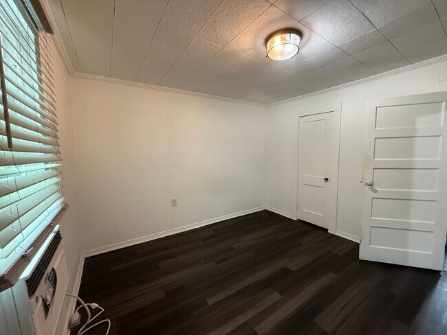 Building Photo - 2 Bedrooms, 1 Bathroom with Bonus Room - Home in West Rome!