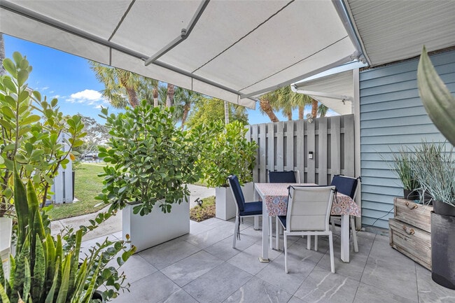 Building Photo - 1991 NE 15th Ave