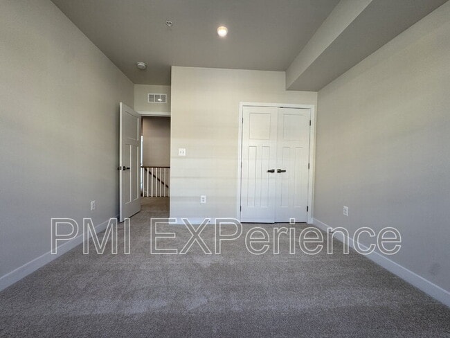 Building Photo - 5424 Greenpoint Ln