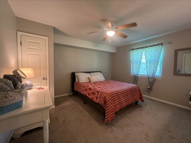 Building Photo - 352 Sailfish Dr