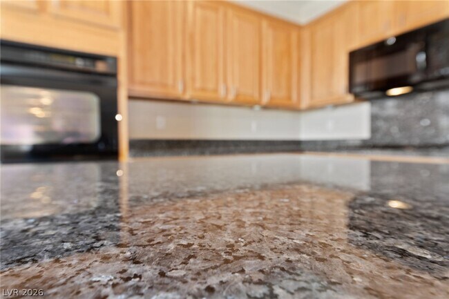 Building Photo - 10477 Sugarhouse Park Ave