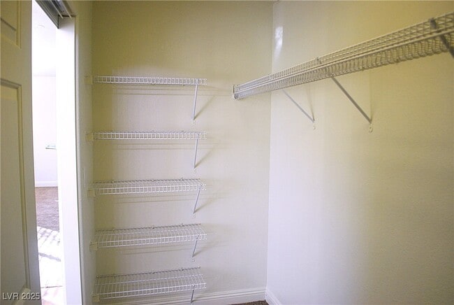 Building Photo - 10031 Cranbrook Falls Ct