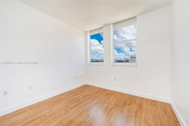 Building Photo - 4100 Salzedo St