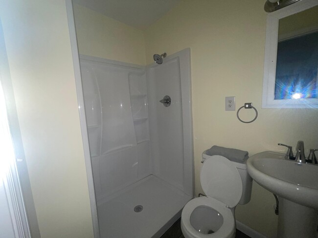 Building Photo - 3211 Meridian St N