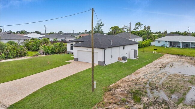 Building Photo - 2836 NW 5th Terrace