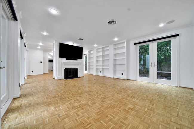 Building Photo - 33 River Hollow Ln