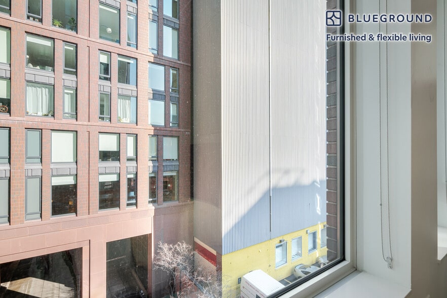 Building Photo - 390 Harrison Ave