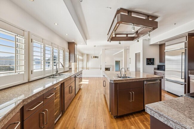 Building Photo - 95 Spring Ln