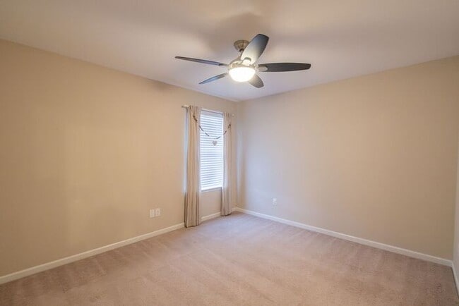 Building Photo - Third month rent free if you sign a lease before 01/31! Spacious 4 Bedroom, 3.5 Bath Home for Ren...