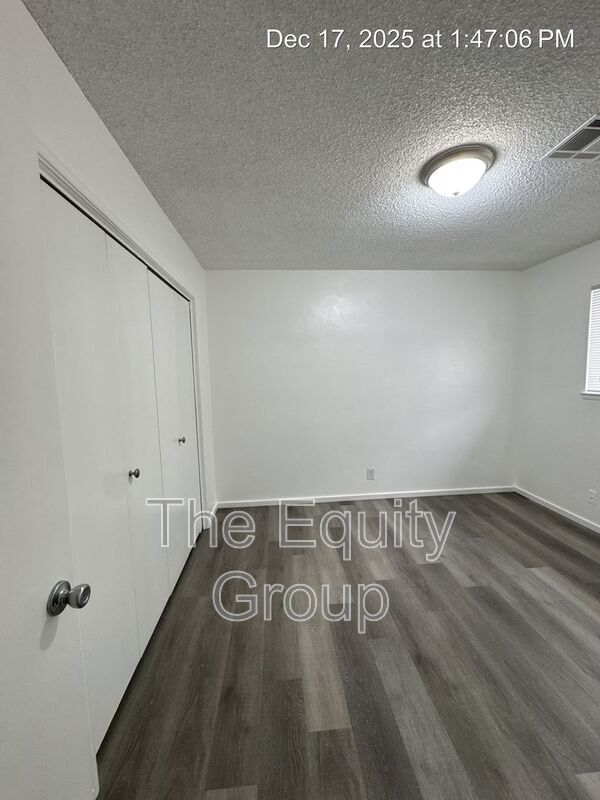 Building Photo - 2726 S Sallee Ct