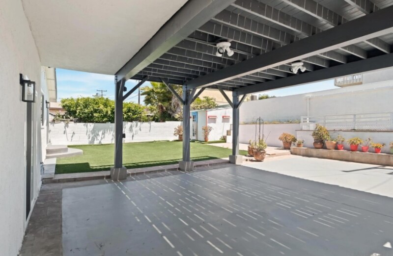 Building Photo - 3781 Ashford St