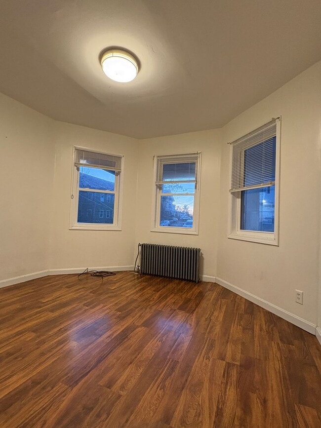 Building Photo - 58-60 Temple Street