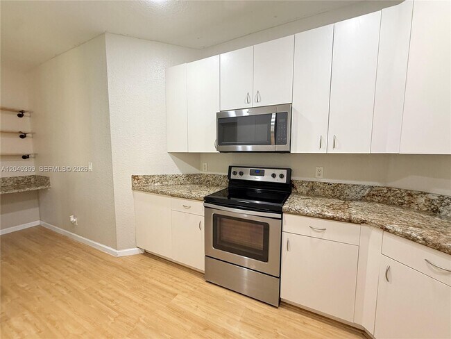 Building Photo - 899 Phoenix Way