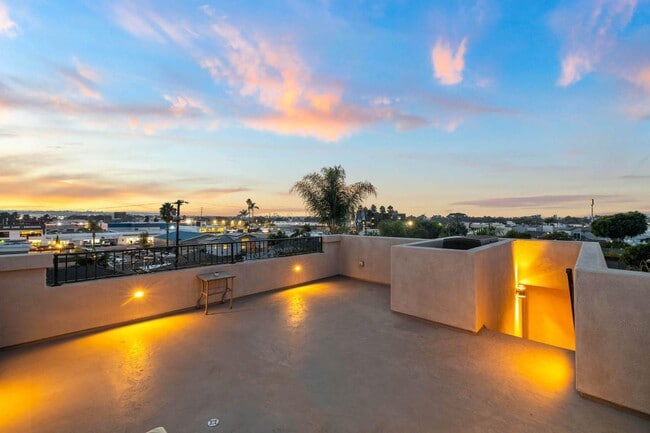 Building Photo - 5051 Savannah St