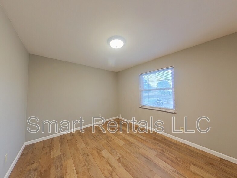 Building Photo - 6917 Colonial Woods Dr