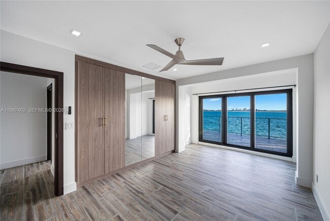 Building Photo - 1351 Bay Terrace