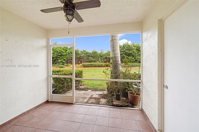 Building Photo - 4 Key W Ct