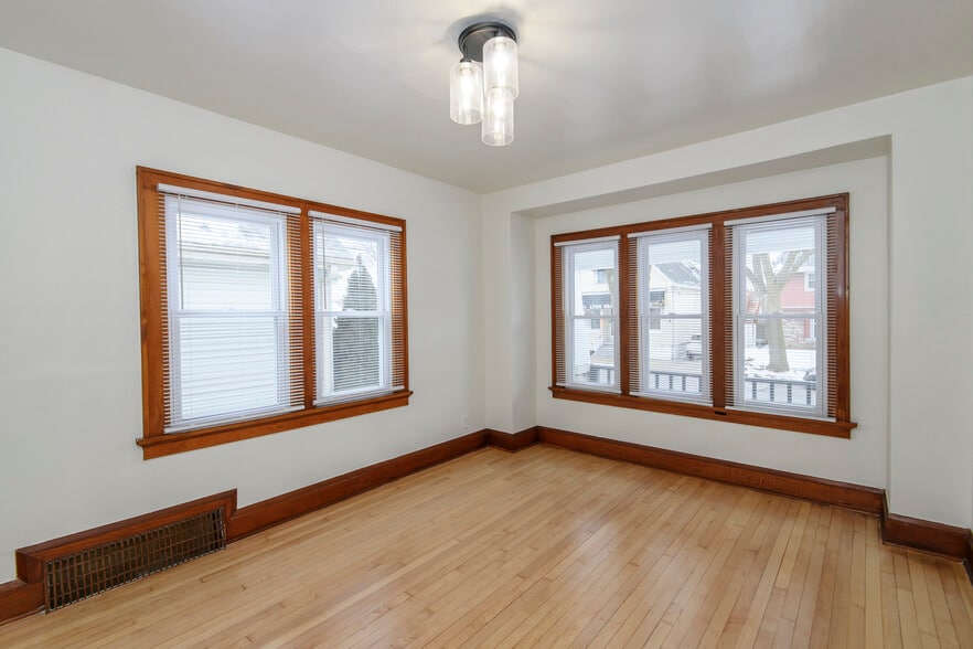 Building Photo - 3472 S 15th Pl