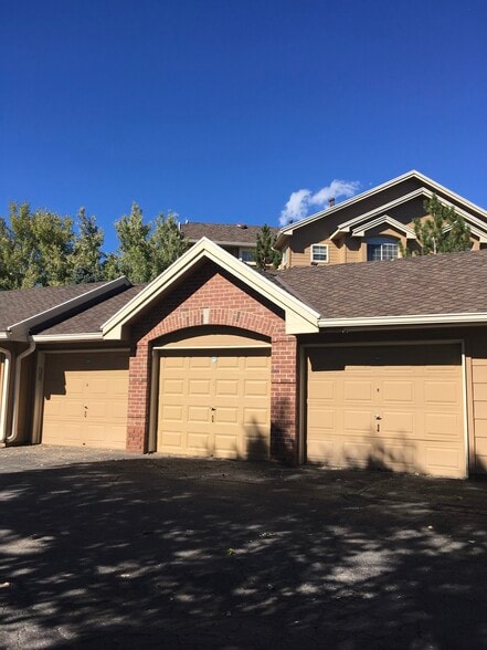 Garage - 1641 W Canal Cir, 735