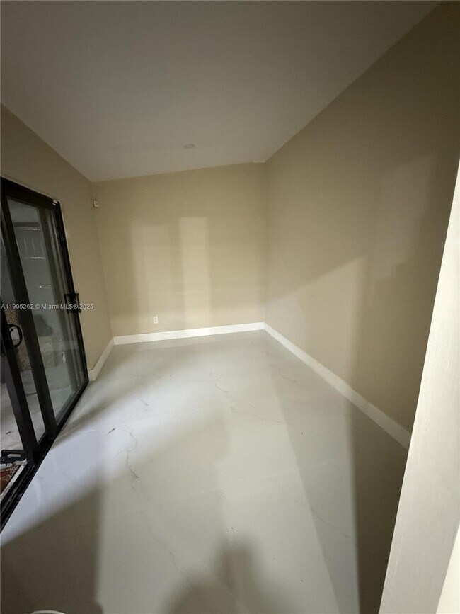 Building Photo - 5515 W 27th Ln