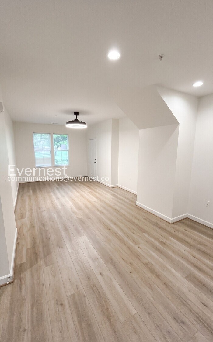 Building Photo - 42536 Mayflower Terrace