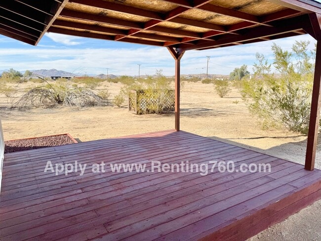 Building Photo - Spacious and Clean 2 bed Home In Joshua Tree