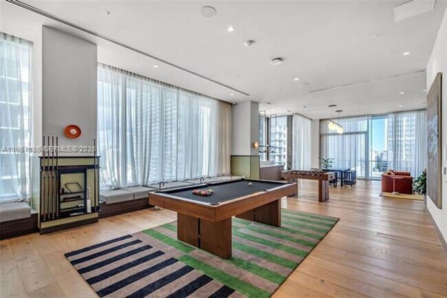 Building Photo - 11 NE 6th St