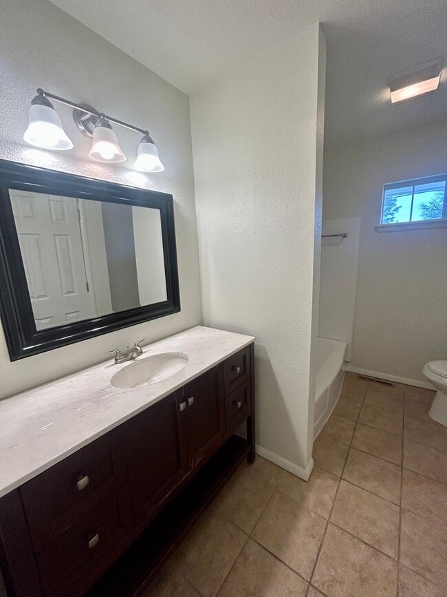 Building Photo - Beautiful updated Midtown home in the loved Lortondale addition