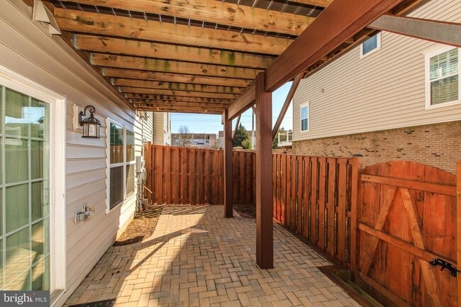 Building Photo - 6266 Summit Point Ct