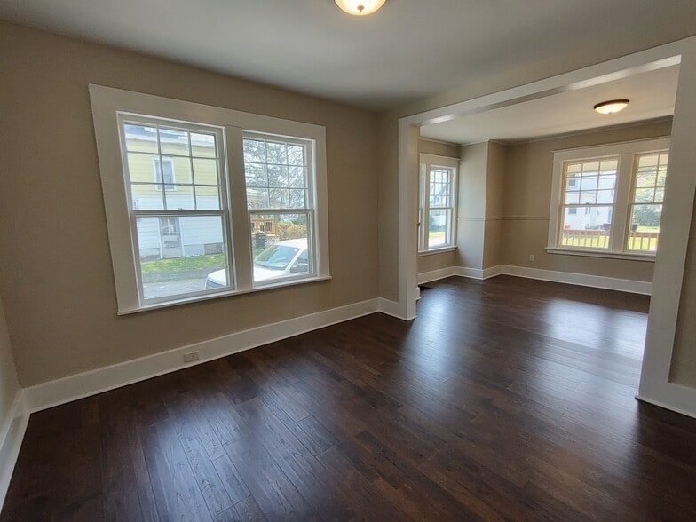Dining Room - 55 Clayton St