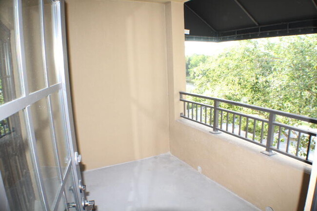 Building Photo - 4907 Midtown Ln