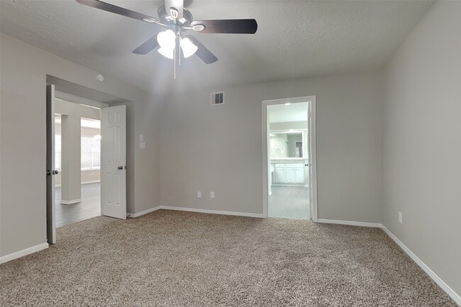 Building Photo - 3019 Highland Laurels Dr
