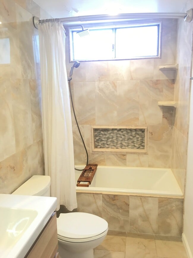 Building Photo - 31515 Lindero Canyon Rd