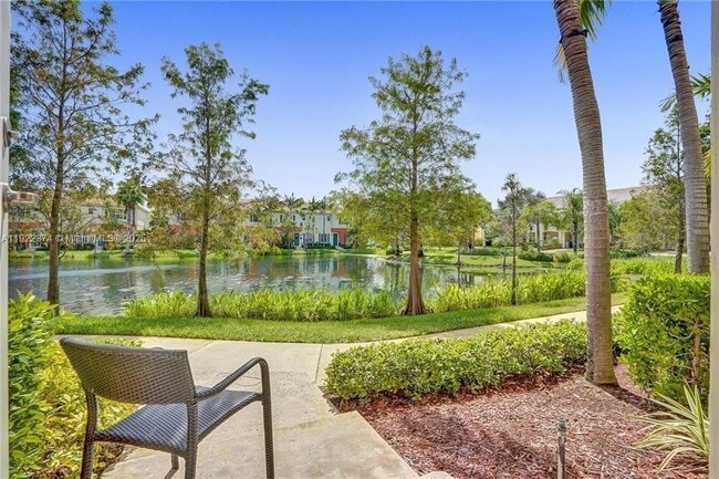 Building Photo - 256 SW 6th Ct